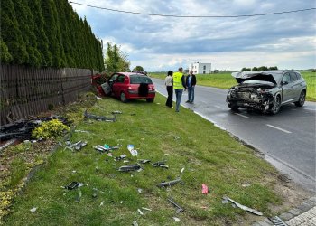 Groźny wypadek w Tuchowiczu. Jedna osoba zakleszczona w aucie