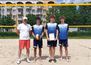 Sukces siatkarzy z „Rolnika” – wicemistrzostwo rejonu dla ZS nr 3 w Łukowie