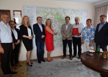 Powiat Łukowski inwestuje w infrastrukturę drogową – rondo w Radoryżu Kościelnym i remont drogi Józefów–Wola Bystrzycka