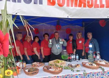 Wolontariusz Piotrek Wróbel zebrał 2600 zł dla Mateusza Droś podczas Święta Gminy Ulan-Majorat