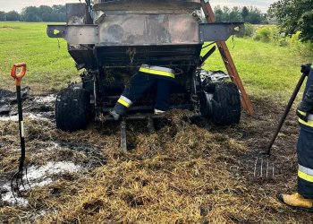 Pożar prasy belującej w gm. Stoczek Łukowski. Fot. OSP Jamielne