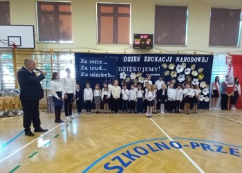 Za serce, za trud, za uśmiech. Dzień Edukacji Narodowej w Szkole w Dębowicy