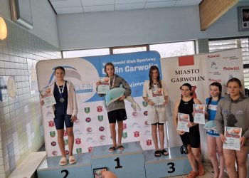 MKS Delfinek Łuków z 11 medalami na zawodach w Garwolinie. fot. MKS Delinek Łuków