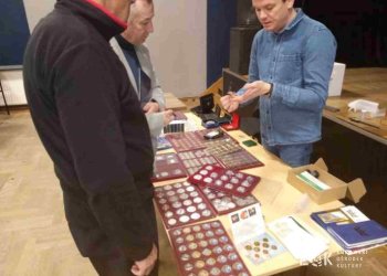 Noworoczna Giełda Kolekcjonerów w Łukowie przyciągnęła pasjonatów historii i staroci