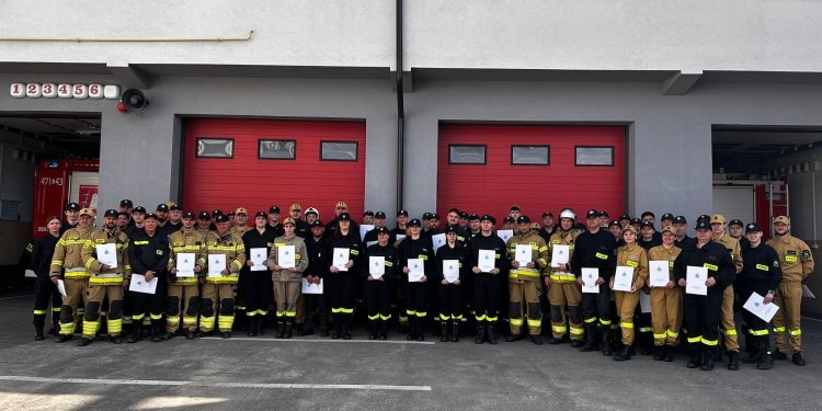 Nowi strażacy OSP ukończyli szkolenie w Łukowie