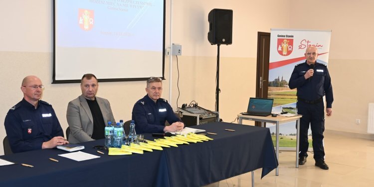 Debata społeczna o bezpieczeństwie w gminie Stanin.