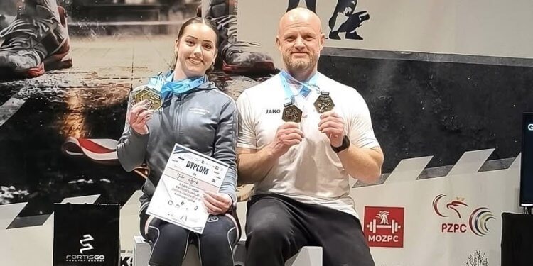 Julia Ognik mistrzynią Polski! Kolejny sukces łukowskich ciężarowców