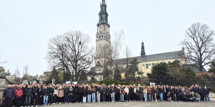 Pielgrzymka maturzystów z I LO w Łukowie na Jasną Górę