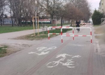 Czy w Łukowie pojawią się nowe barierki? Radny Łukasz Bober pyta mieszkańców o zdanie