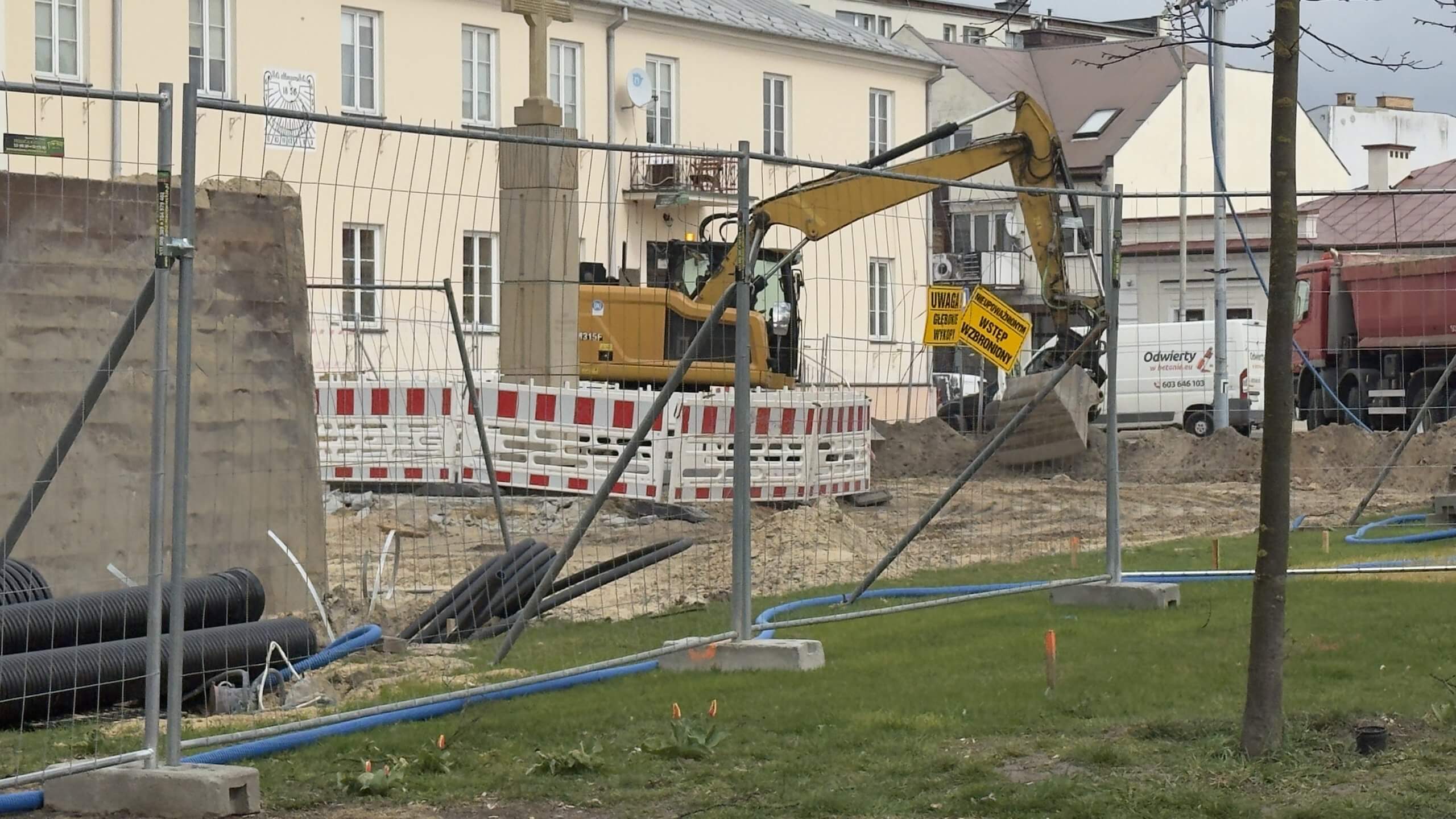 Parking na Placu Narutowicza zamknięty. Trwa kolejny etap modernizacji centrum Łukowa